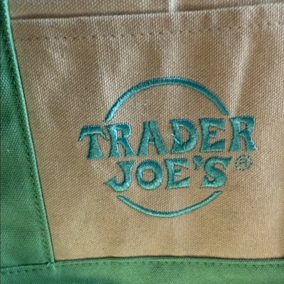 New Trader Joe’s light green bag - Picture 3 of 3